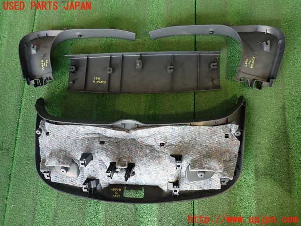 2UPJ-9234871578]ルノー・メガーヌ R.S.(ルノー・スポール)(DZF4R1)バックドア内張り 中古_4