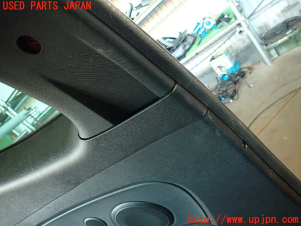 2UPJ-9234877680]ルノー・メガーヌ R.S.(ルノー・スポール)(DZF4R1)左リアピラートリム 中古_2