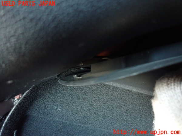 2UPJ-9234877680]ルノー・メガーヌ R.S.(ルノー・スポール)(DZF4R1)左リアピラートリム 中古_5