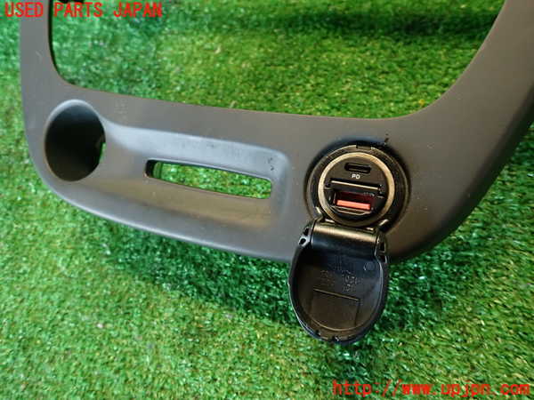 2UPJ-9234877691]ルノー・メガーヌ R.S.(ルノー・スポール)(DZF4R1)内装トリム類1 中古_4