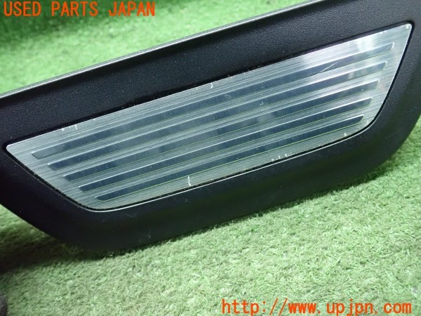 3UPJ=9234880616]BMW X3(WX20 F25)純正 スカッフプレート 中古_2