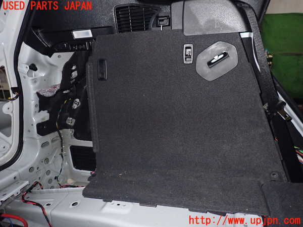 2UPJ-9234887680]BMW X3(WX20)左リアピラートリム 中古 (F25)_3