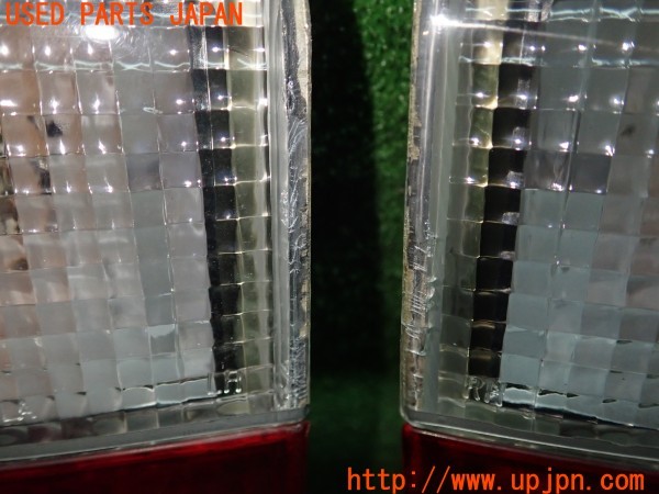 3UPJ=9234890547]ハイラックスサーフ(KZN130W)TYC 11-3205B 11-3206B テールランプ 中古_3
