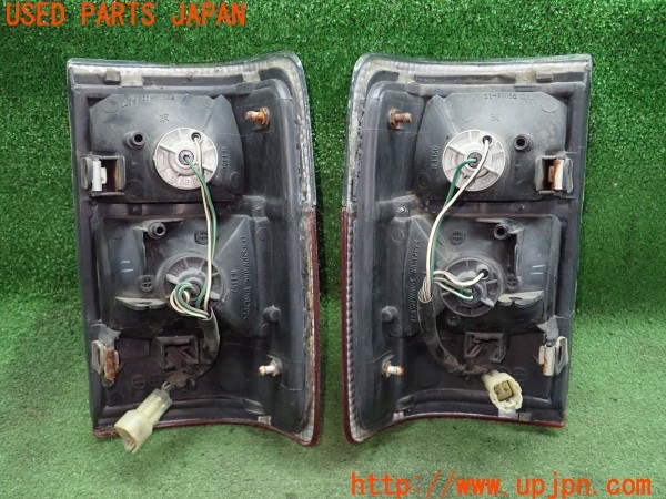 3UPJ=9234890547]ハイラックスサーフ(KZN130W)TYC 11-3205B 11-3206B テールランプ 中古_4
