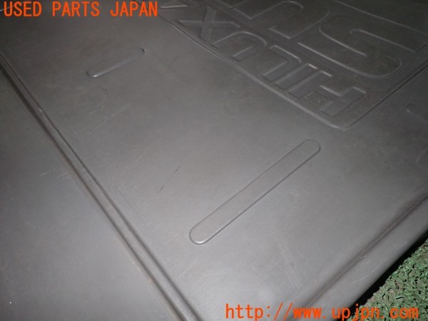 3UPJ=9234890634]ハイラックスサーフ(KZN130W)純正 ラゲッジマット ラゲッジトレイ 中古_2