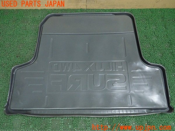 3UPJ=9234890634]ハイラックスサーフ(KZN130W)純正 ラゲッジマット ラゲッジトレイ 中古_4