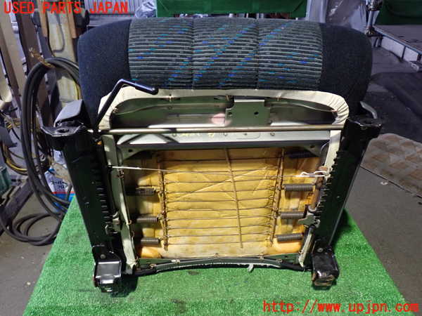 2UPJ-9234897035]ハイラックスサーフ N130系 4ドア(KZN130W)運転席シート 中古_5