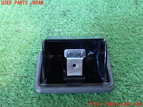 2UPJ-9234897822]ハイラックスサーフ N130系 4ドア(KZN130W)灰皿2 中古_2