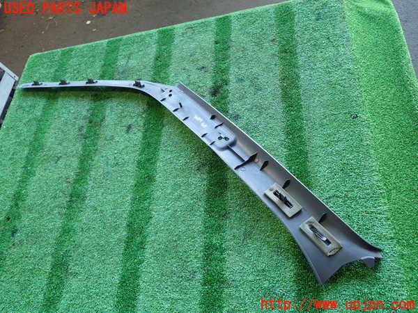 2UPJ-9234897655]ハイラックスサーフ N130系 4ドア(KZN130W)右フロントピラートリム 中古_4