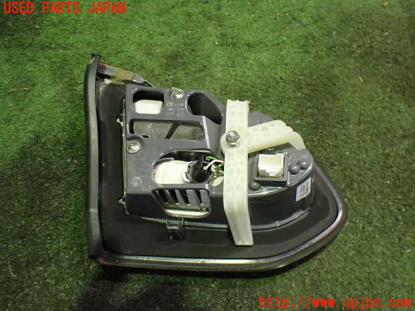 2UPJ-9234901550]ベンツ C180 ステーションワゴン(205240C)(205)右リアフィニッシャー 中古_2