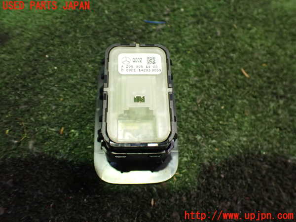 2UPJ-9234906310]ベンツ C180 ステーションワゴン(205240C)(205)スイッチ5 (シート) 中古_2
