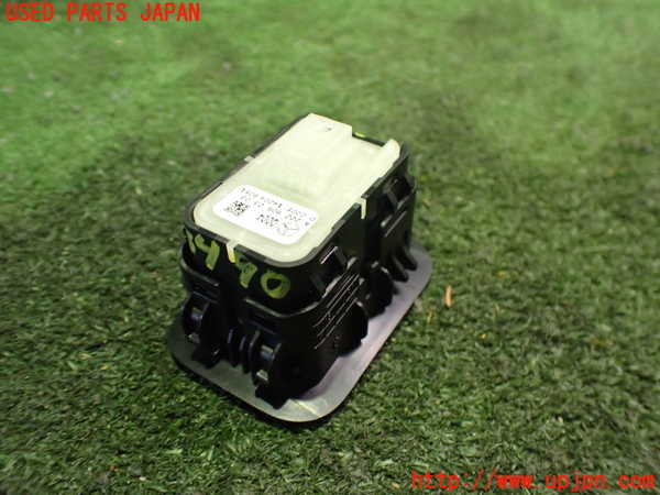 2UPJ-9234906311]ベンツ C180 ステーションワゴン(205240C)(205)スイッチ6 (トランク) 中古_2