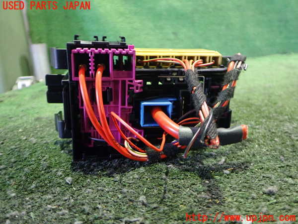 2UPJ-9234906742]ベンツ C180 ステーションワゴン(205240C)(205)ヒューズボックス2 中古_2