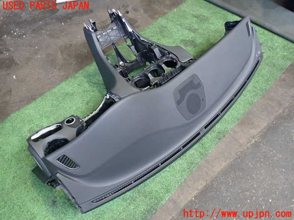 2UPJ-9234907505]ベンツ C180 ステーションワゴン(205240C)(205)ダッシュボード 中古_2