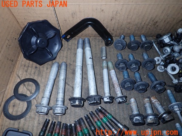 3UPJ=9234910720]ジープ グランドチェロキー ラレード(WK36)ネジ・ナット・ステー類 セット ジャンク_2