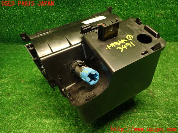 2UPJ-9234917841]ジープ・グランドチェロキー(WK36)小物入れ1 中古_4