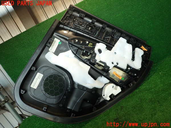 2UPJ-9234911324]ジープ・グランドチェロキー(WK36)左後ドア内張り 中古_5