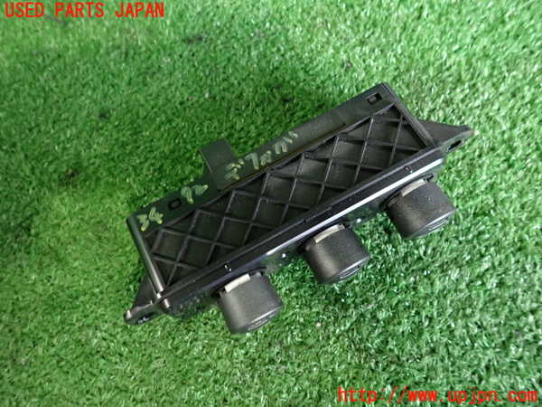 2UPJ-9234926300]シビック タイプR(EP3)デフォッガースイッチ 中古_2