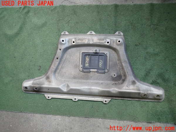 2UPJ-9234932170]BMW Z4 ロードスター(BT30)(E85)エンジンアンダーカバー 中古_4