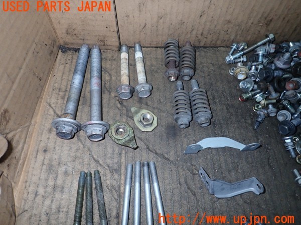 3UPJ=9234940720]アルファードハイブリッド(ATH10W)ネジ・ナット・ステー類 セット ジャンク_2