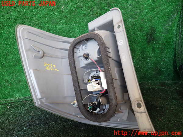 1UPJ-9234941530]アルファードハイブリッド(ATH10W)右テールランプ 中古_3