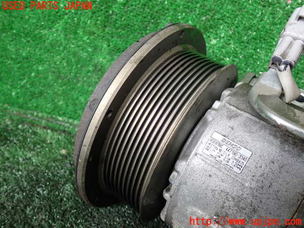 1UPJ-9234946025]アルファードハイブリッド(ATH10W)エアコンコンプレッサー 中古_3