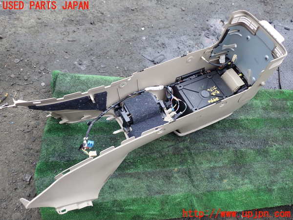 1UPJ-9234947540]アルファードハイブリッド(ATH10W)センターコンソール 中古_5