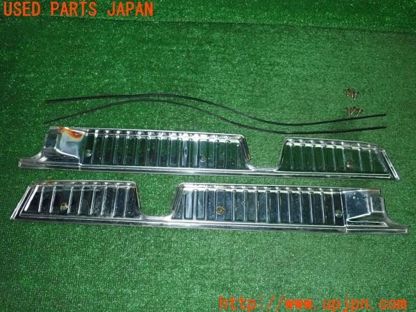 3UPJ=9234950014]セドリック ワゴン GL(WY30)純正 リアゲート スカッフプレート メッキ 中古_5