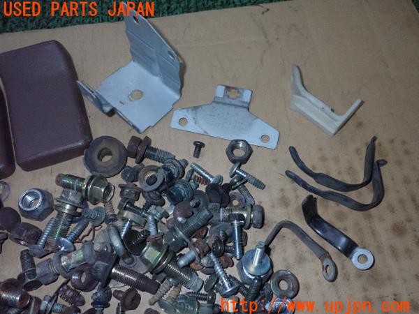 3UPJ=9234950720]セドリック ワゴン GL(WY30)ネジ・ナット・ステー類 セット ジャンク_2