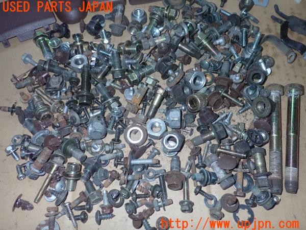 3UPJ=9234950720]セドリック ワゴン GL(WY30)ネジ・ナット・ステー類 セット ジャンク_4