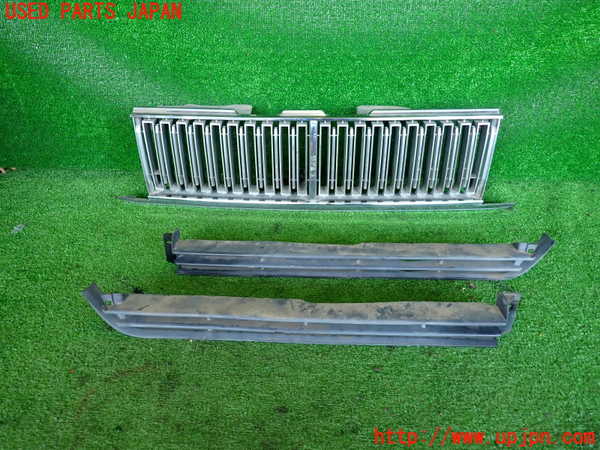 2UPJ-9234951050]セドリック ワゴン(WY30)ラジエターグリル 中古_1