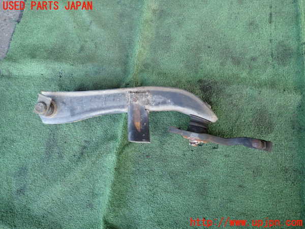 2UPJ-9234955186]セドリック ワゴン(WY30)左フロントロアアーム1 中古_2
