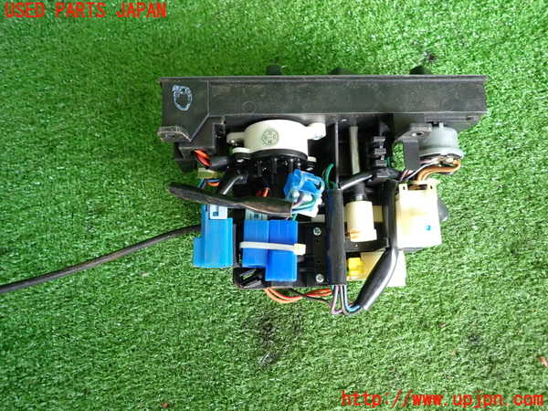 2UPJ-9234956066]セドリック ワゴン(WY30)エアコンスイッチ1 中古_3