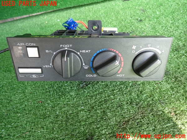 2UPJ-9234956066]セドリック ワゴン(WY30)エアコンスイッチ1 中古_4
