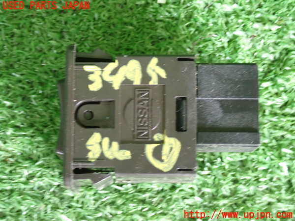 2UPJ-9234956306]セドリック ワゴン(WY30)スイッチ1 中古_2