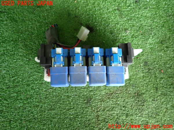 2UPJ-9234956742]セドリック ワゴン(WY30)ヒューズボックス2 中古_2