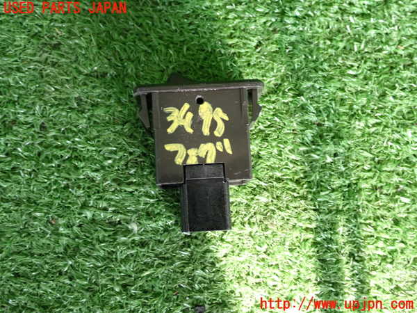 2UPJ-9234956295]セドリック ワゴン(WY30)フォグスイッチ 中古_2