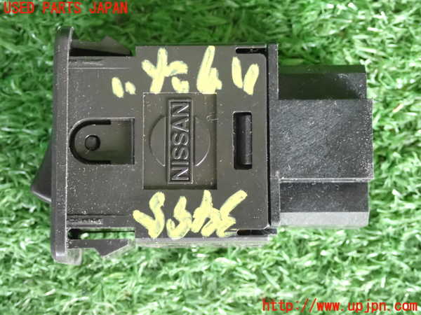 2UPJ-9234956290]セドリック ワゴン(WY30)ハザードスイッチ 中古_2