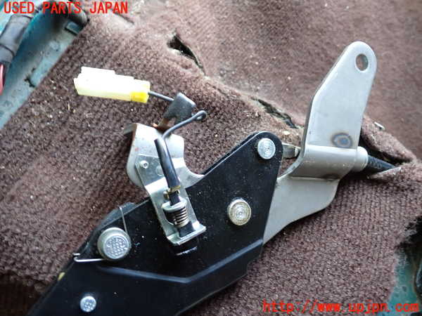 2UPJ-9234957550]セドリック ワゴン(WY30)サイドブレーキレバー 中古_4