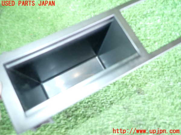 2UPJ-9234957841]セドリック ワゴン(WY30)小物入れ1 中古_3