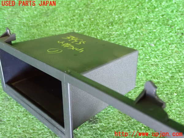 2UPJ-9234957841]セドリック ワゴン(WY30)小物入れ1 中古_4