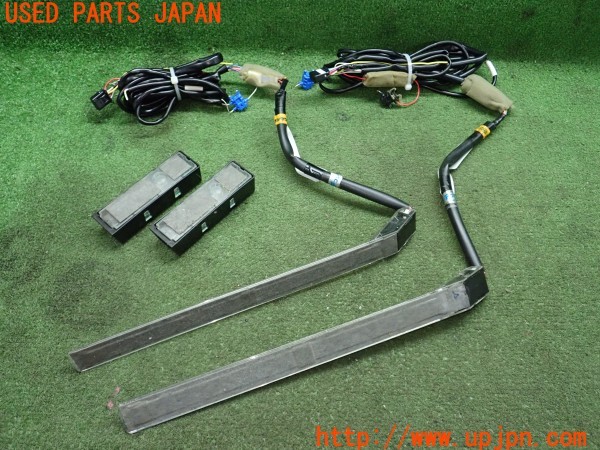 3UPJ=9234960512]アルファード(GGH20W)前期  純正 フロントドアイルミネーション フットランプ ドアポケット 中古_4