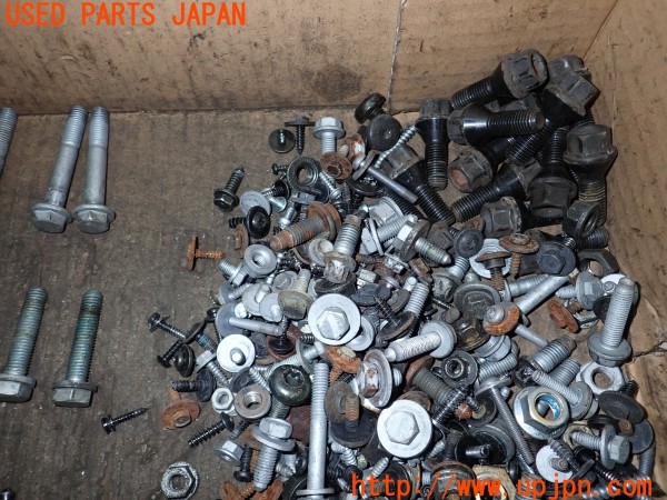 3UPJ=9234980720]BMW Z4 ロードスター 2.5i(BT25 E85)前期 ネジ・ナット・ステー類 セット ジャンク_4