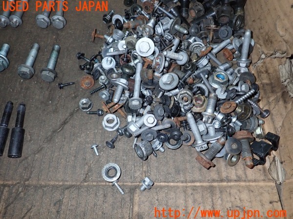 3UPJ=9234980720]BMW Z4 ロードスター 2.5i(BT25 E85)前期 ネジ・ナット・ステー類 セット ジャンク_5