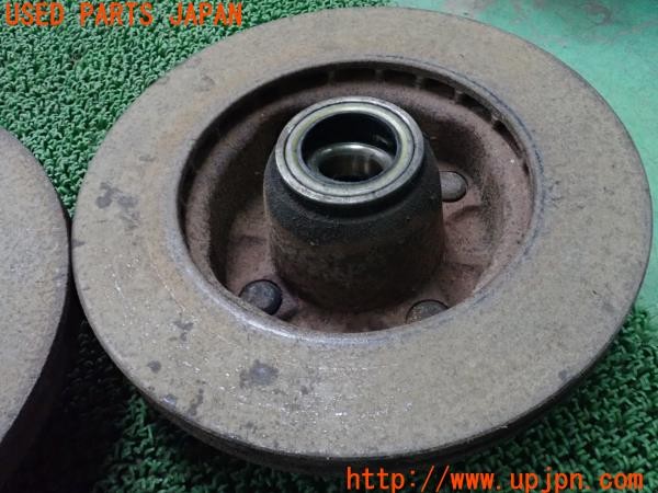 3UPJ=9234990305]サバンナRX-7 ターボGT IMSAスペシャル(SA22C FB3S)後期 純正 フロント ハブ ディスクローター 直径約253mm 中古_4