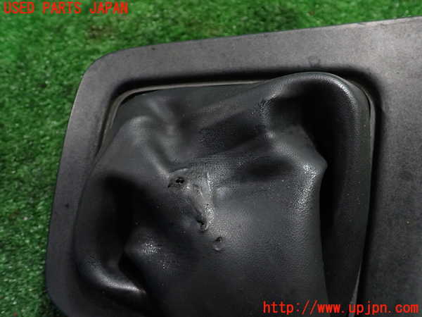 1UPJ-9234997575]サバンナ RX-7 FB3S 後期(SA22C)シフトブーツ 中古_4