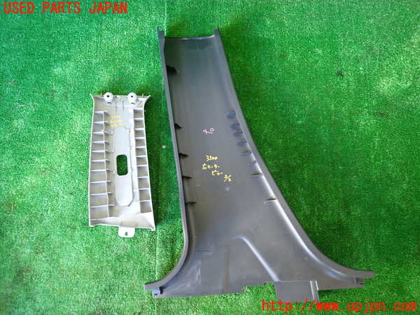 1UPJ-9235007665]スイフト(ZC71S)右センターピラートリム 中古_2
