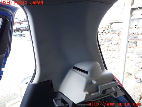 1UPJ-9235007675]スイフト(ZC71S)右リアピラートリム 中古_2