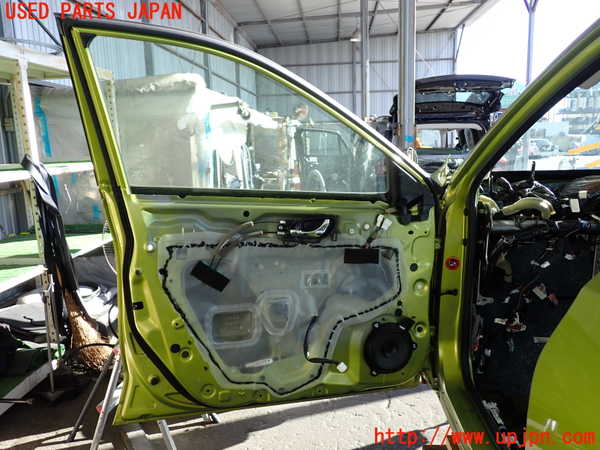 2UPJ-9235021260]エクストレイル(T32)左前ドア (日本板硝子 43R-00011 M308) 中古_5