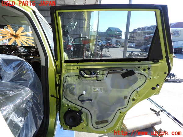 2UPJ-9235021290]エクストレイル(T32)右後ドア (AGC 43R-007953 M2L3) 中古_4